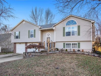1115 SE Eastridge Dr, Blue Springs, MO, 64014