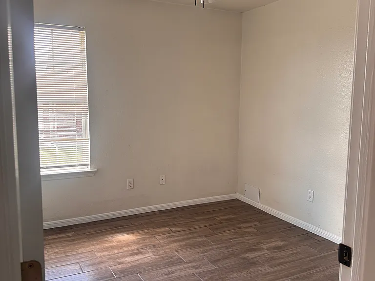 404 W Saint John Ave #A — Photo 11