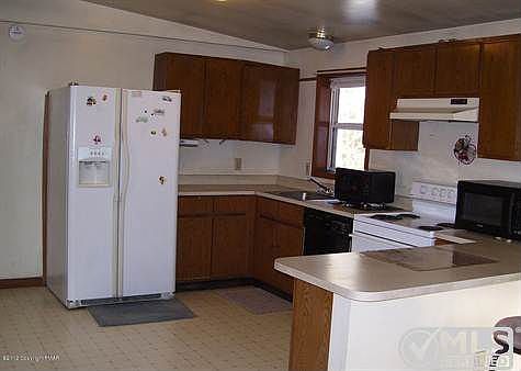 BRIGHT KITCHEN