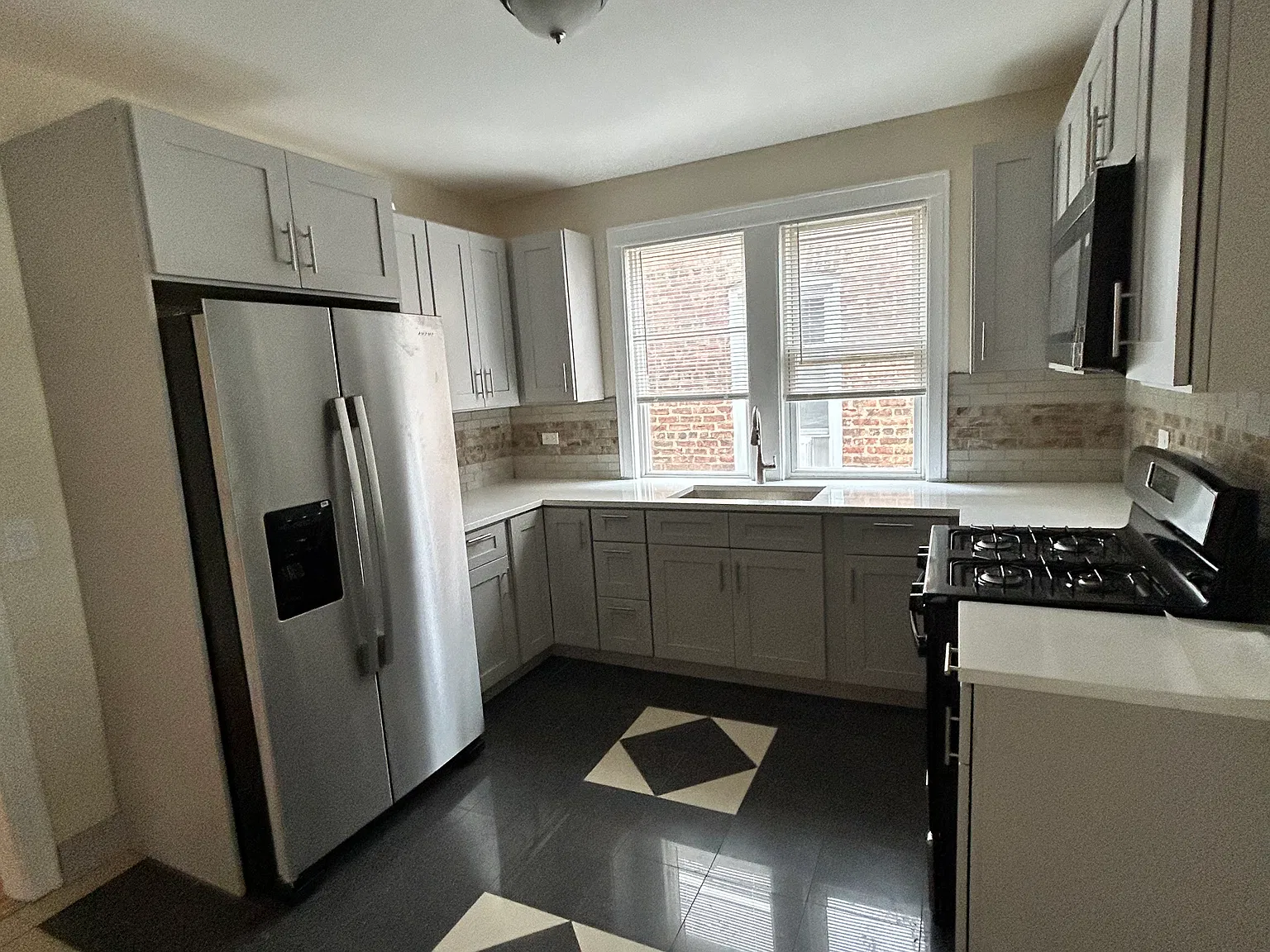 2 bed, 1217 sqft, $1,800 — Photo 4