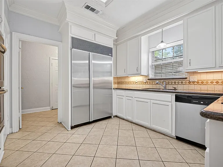 8103 Oak Moss Dr — Photo 21