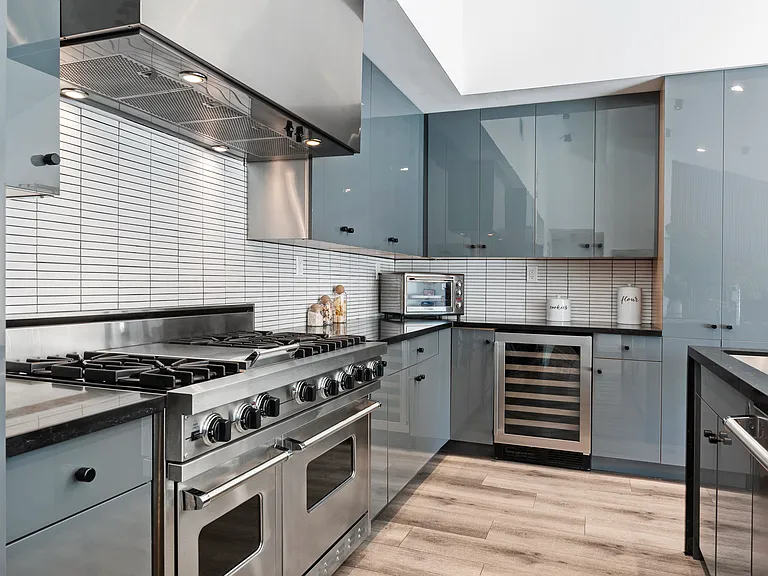 9333 Flicker Ave — Photo 7
