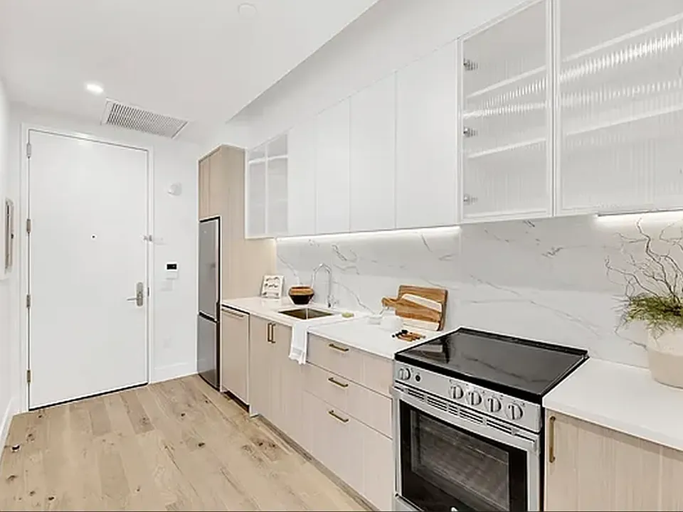 69 Adams St #22D