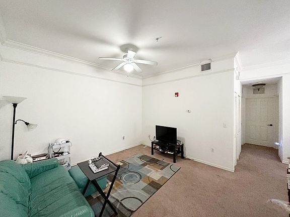 2nd image of 1418 NW 3rd Ave APT 206