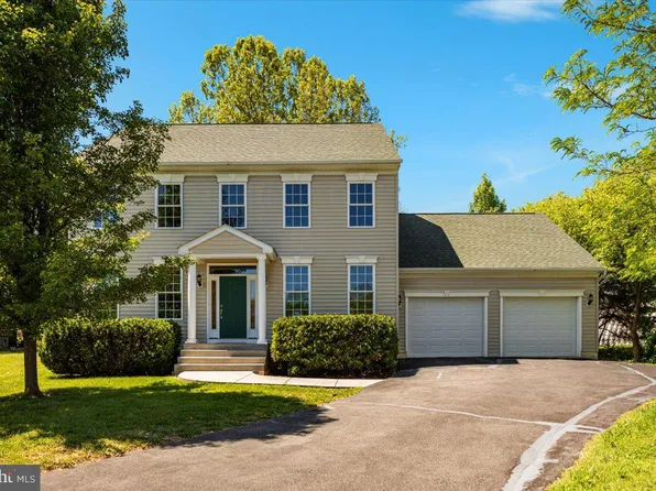 849 Village Ct, Front Royal, VA 22630