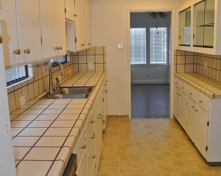 1341 Maple St — Photo 9