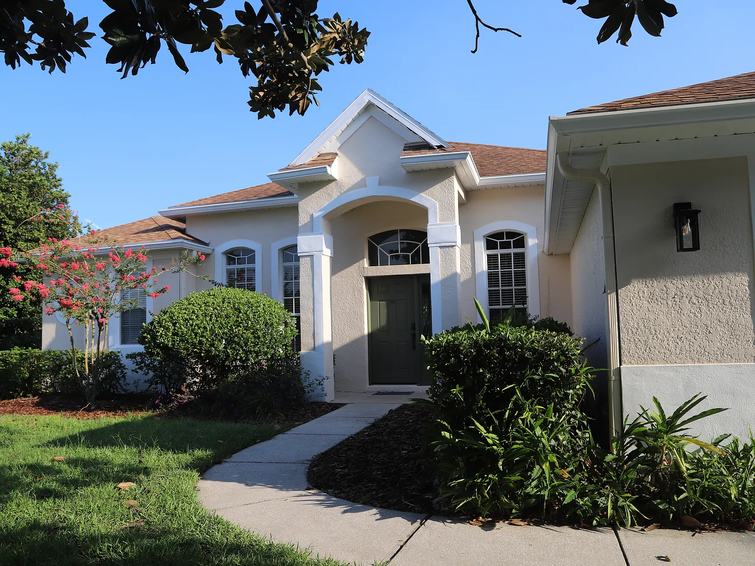 4 bed, 2243 sqft, $2,950 — Photo 2