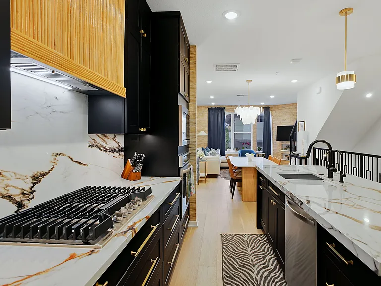 719 E Locust St #4107 — Photo 51
