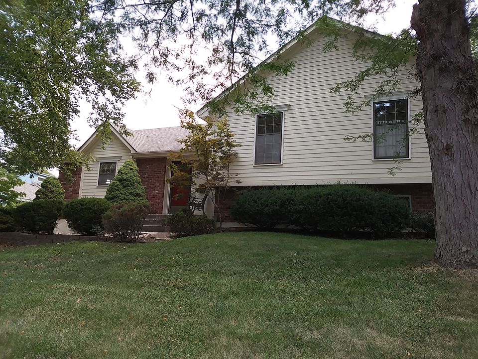 1st image of 1500 NW Westwood Dr