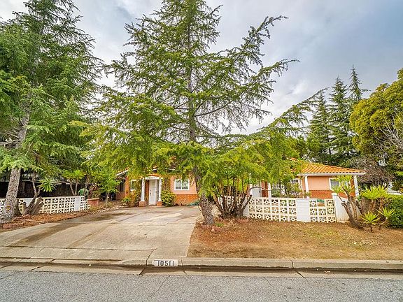 5th image of 10511 Glencoe Dr