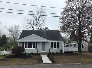 38 Macarthur Dr, Smithfield, RI 02917