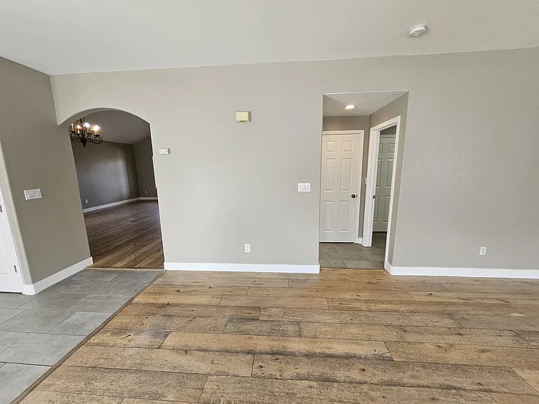 1836 Winding River Ct — Photo 18