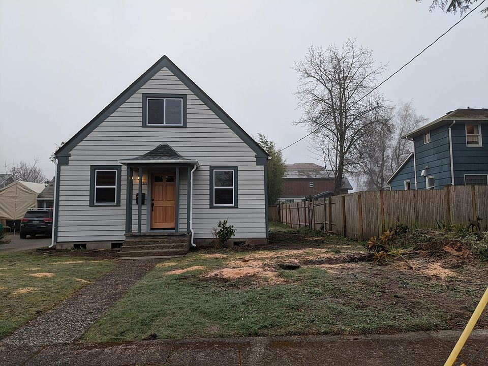 1st image of 211 20th Ave SE