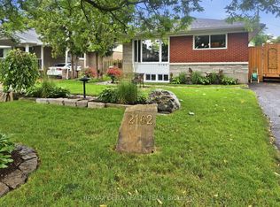 2162 Rushton Rd, Ottawa, ON K2A 1N7