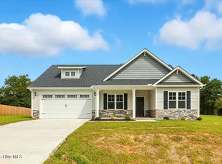 209 Creeks Edge Dr, Pikeville, NC 27863