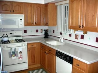 1102 Sweetwater Dr, Cinnaminson, NJ 08077