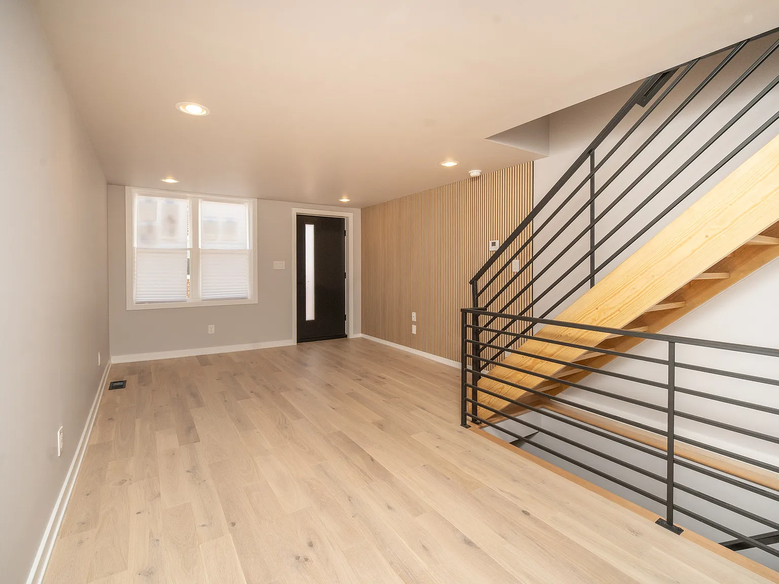 2 bed, 784 sqft, $2,700 — Photo 4