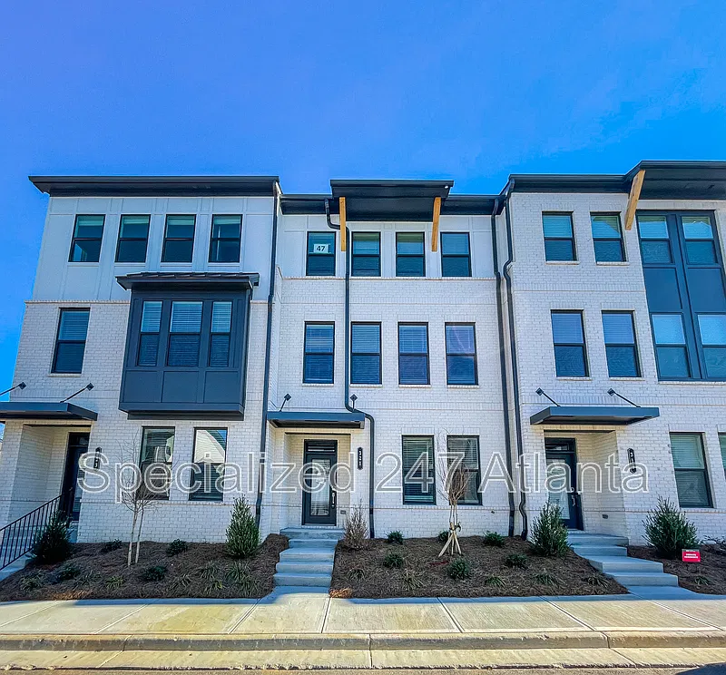 4 bed, 3.5 bath, 2314 sqft, $2,595 — Photo 2