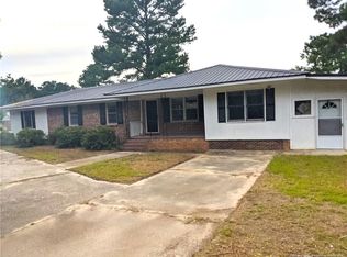 447 Dockery Rd, Raeford, NC 28376