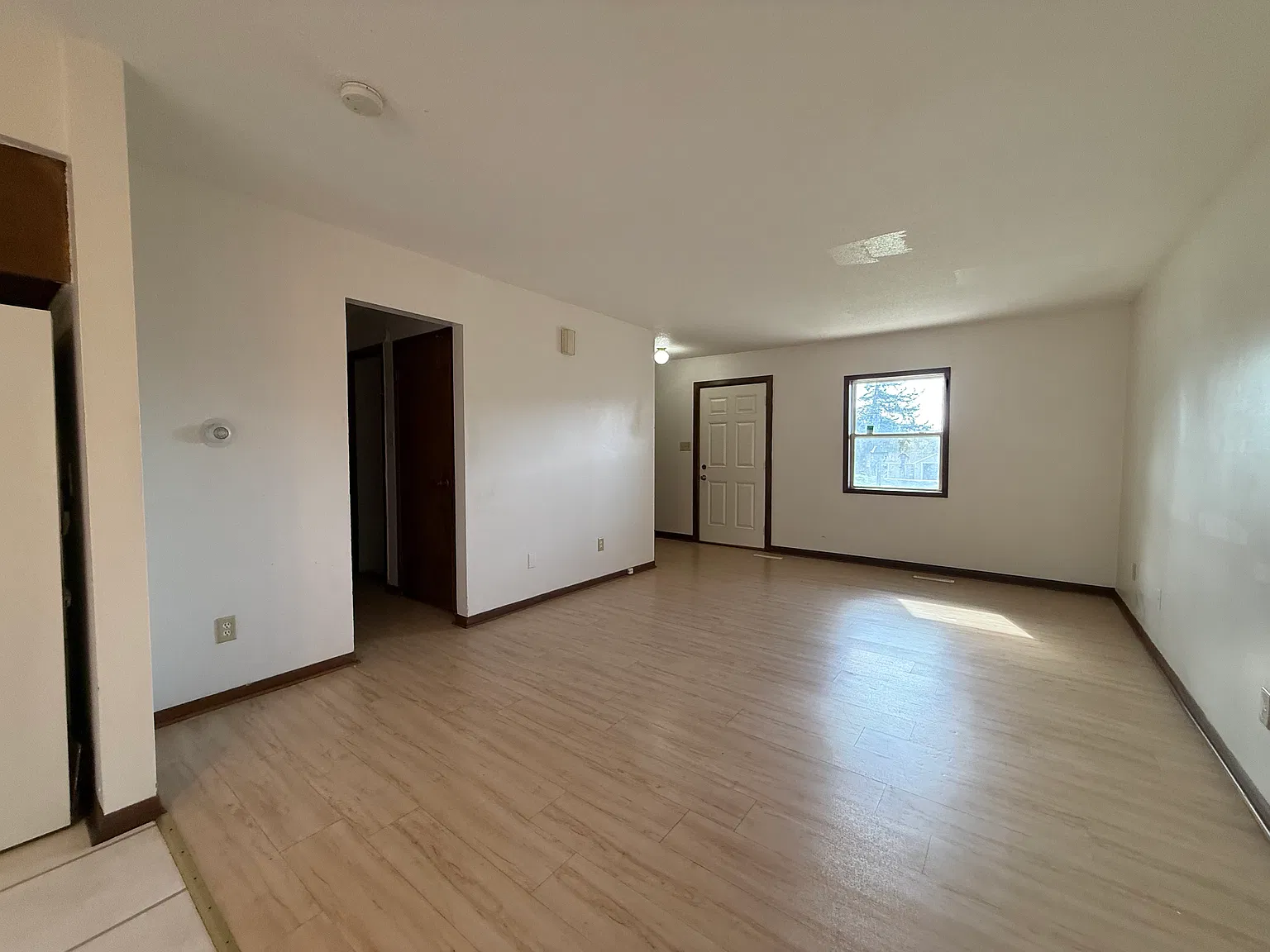2 bed, 1.5 bath, $1,100 — Photo 2