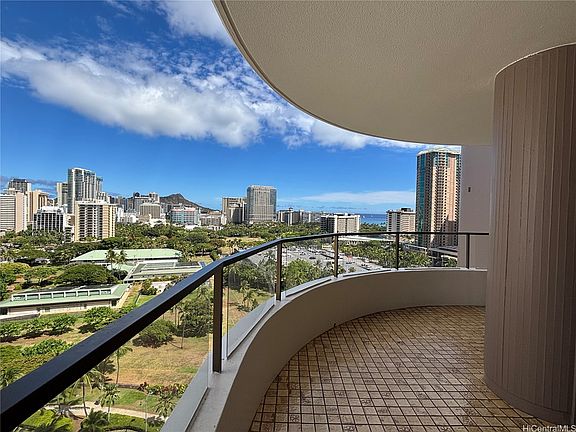 3rd image of 1910 Ala Moana Blvd APT 19D