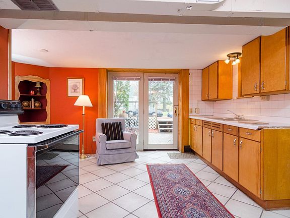 3rd image of 2823 Glenwood Ave #2