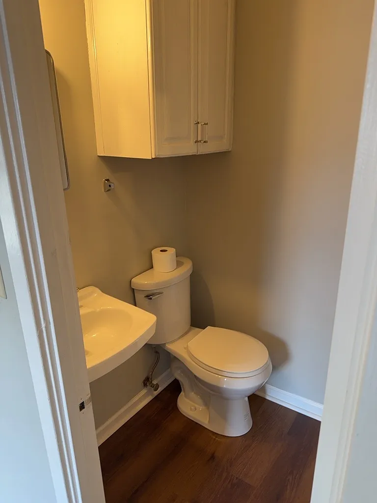 Forest Hills Dr 437 (PI) - 437 — Photo 2