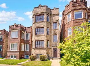 7428 S Bennett Ave, Chicago, IL 60649