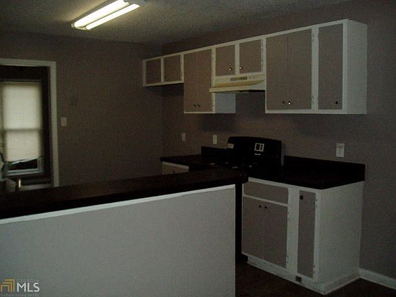 3rd image of 7724 Lakeshore Ct