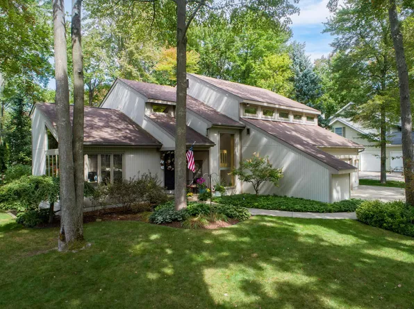 1401 Montague St, Midland, MI 48642