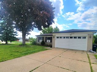 3136 Alden Dr, Sterling Heights, MI 48310