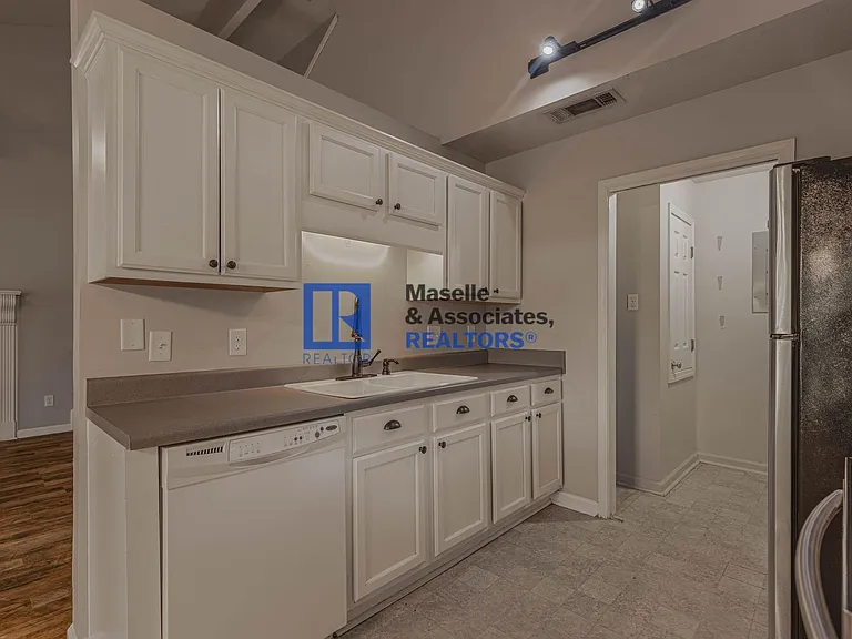 225 McLaurin Dr — Photo 15