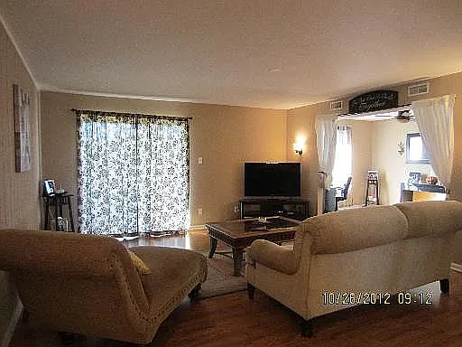 900 Garden Cir APT 5 photo 1