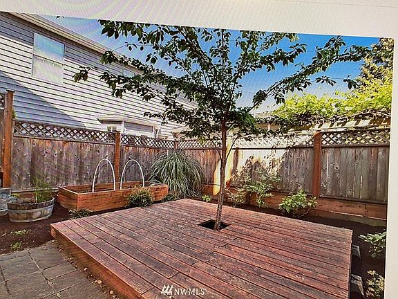 2nd image of 12036 Roosevelt Way NE APT C