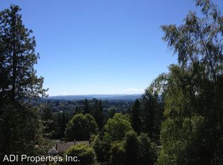 4801 SW 18th Pl, Portland, OR 97239