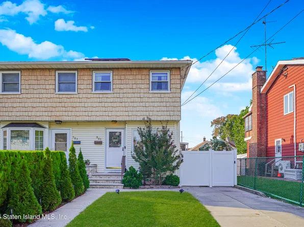 301 Sanilac St, Staten Island, NY 10306