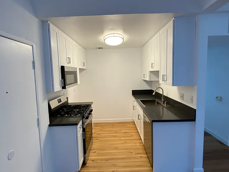 11225 La Maida St #2 — Photo 9