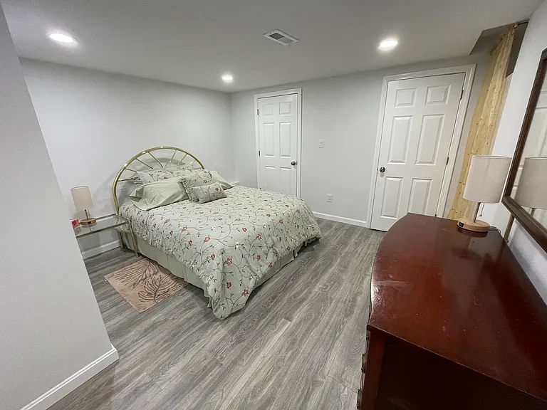 7 Pasadena Rd #B — Photo 2