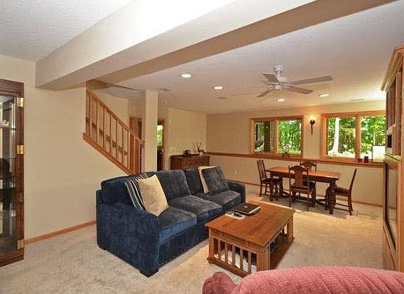 5th image of 9268 Black Oaks Court N