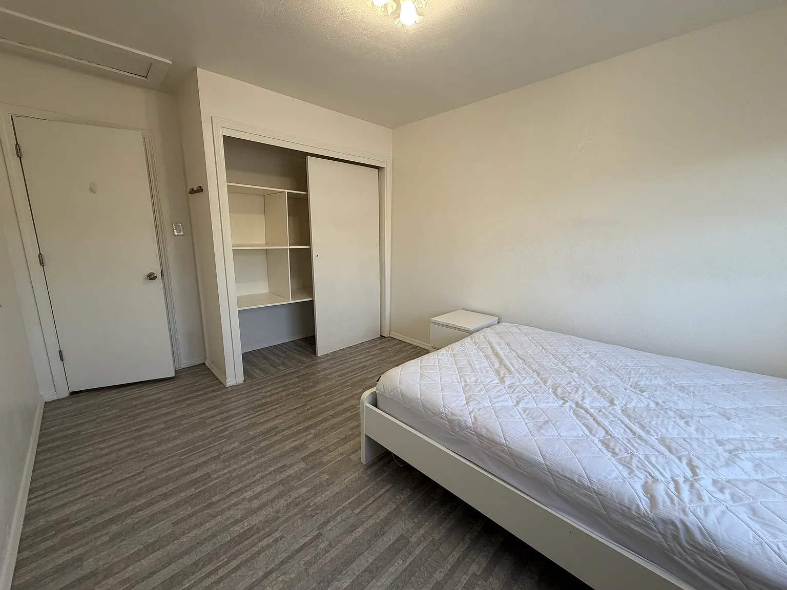 Circle Ct, South San Francisco — Photo 3