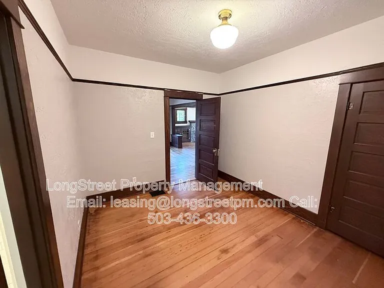 2320 State St — Photo 15