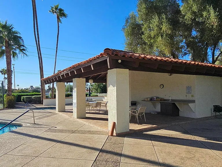 4014 E Cortez St — Photo 45