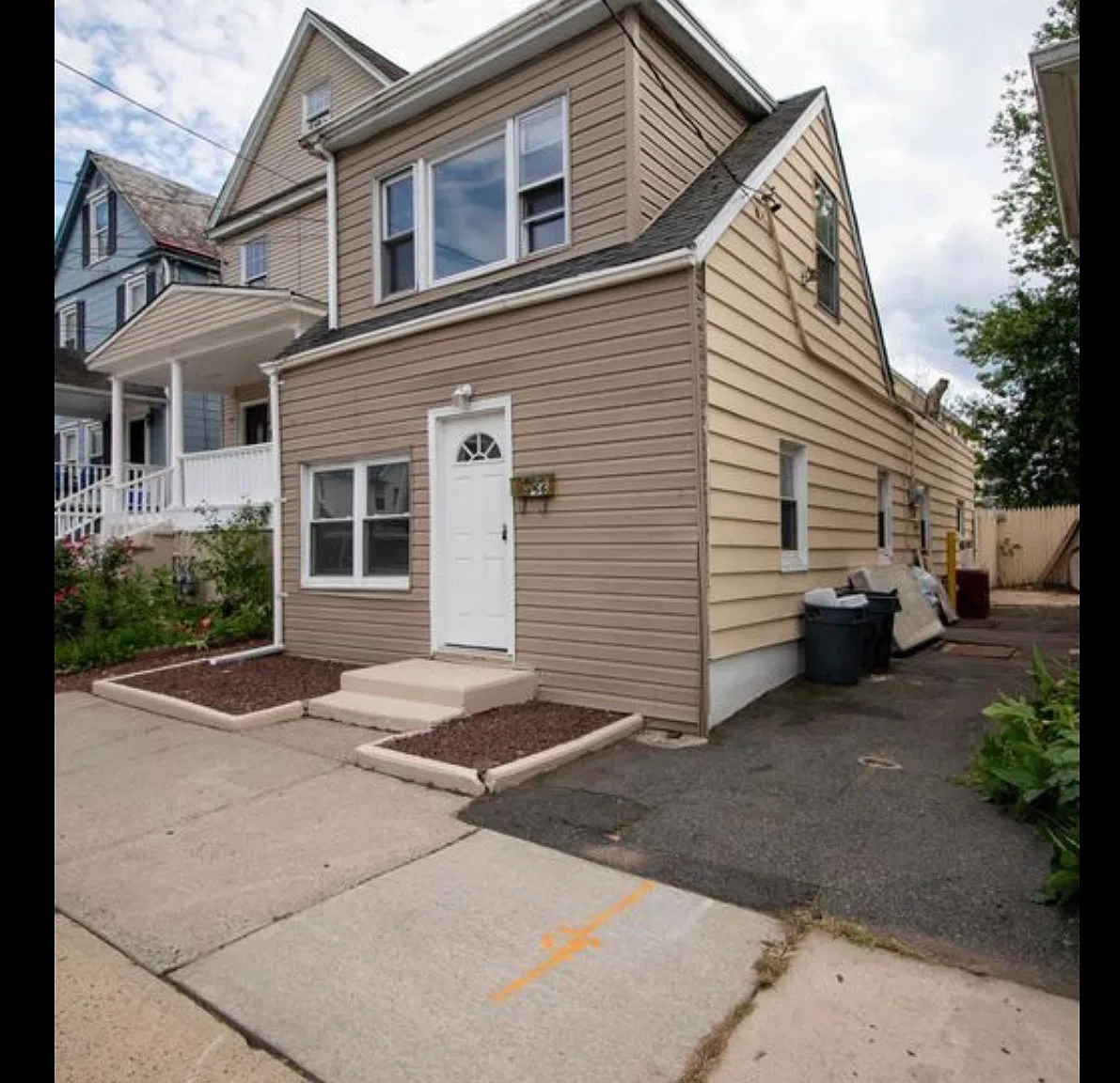 3 bed, 898 sqft, $2,350 — Photo 2