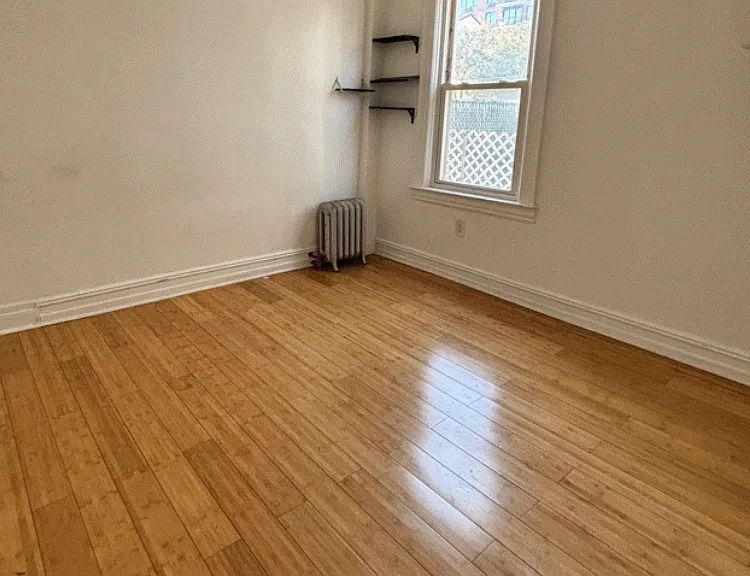 181st St — Photo 7
