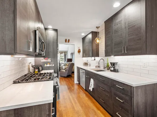 131 Ariel Cir #131, Sutton, MA 01590
