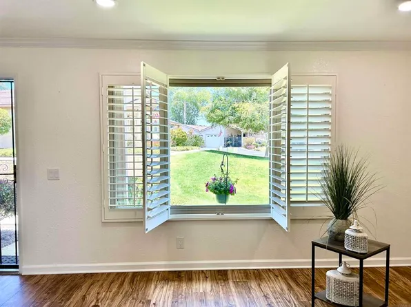 1052 Plover Way, Oceanside, CA 92057