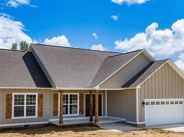 95 Edgewood St, Rainsville, AL 35986