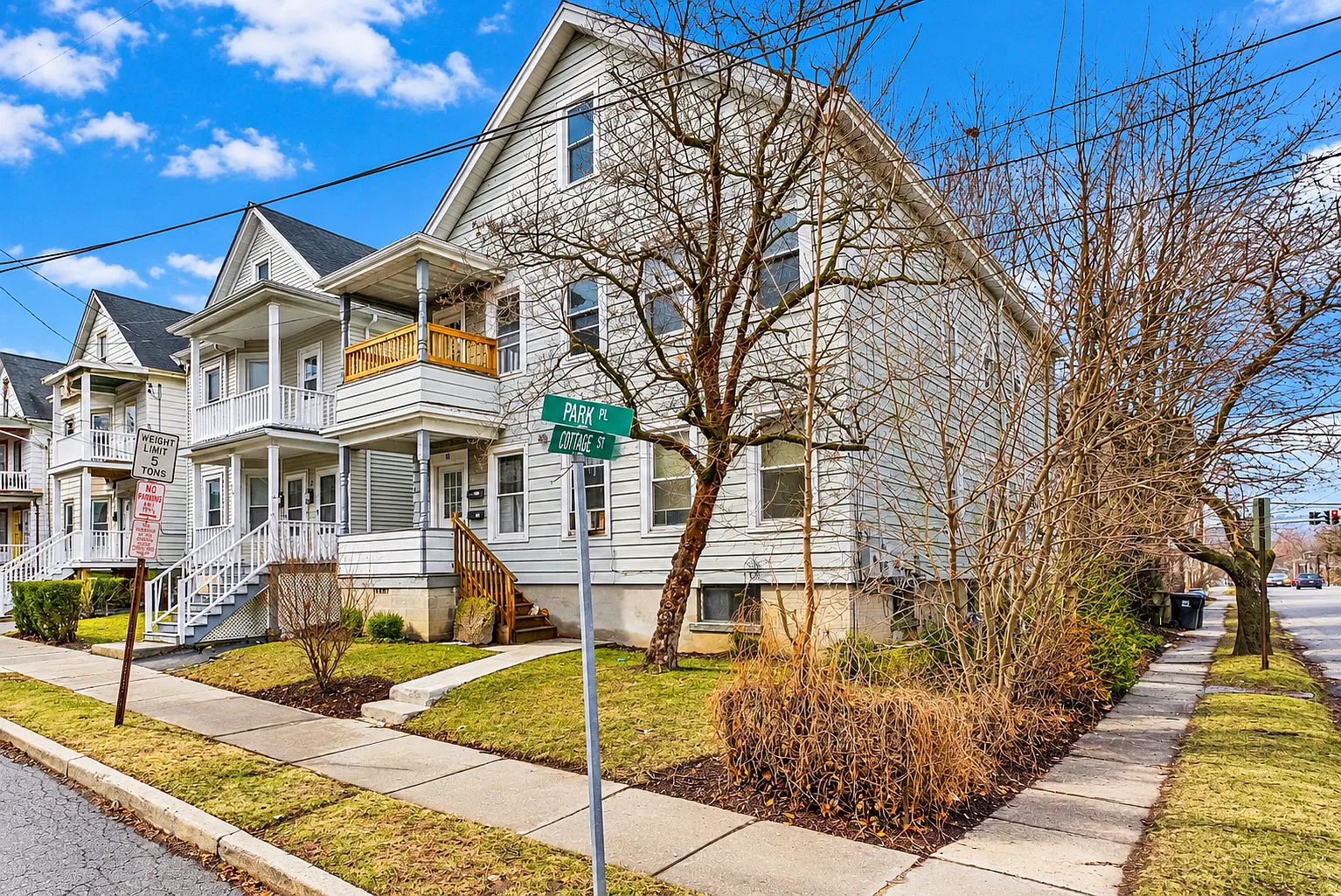 3 bed, $1,975 — Photo 2