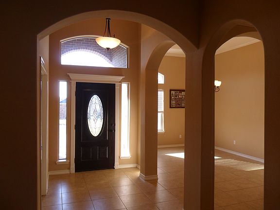 Foyer-Dining