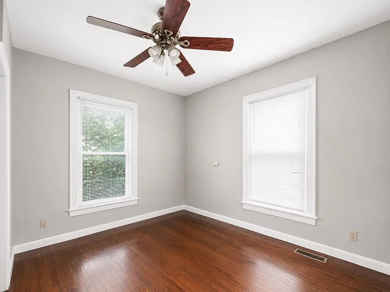 227 E Northwood Ave — Photo 18